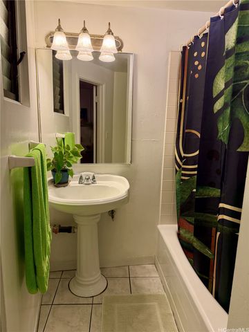134 Kapahulu Avenue 917, Honolulu, HI 96815