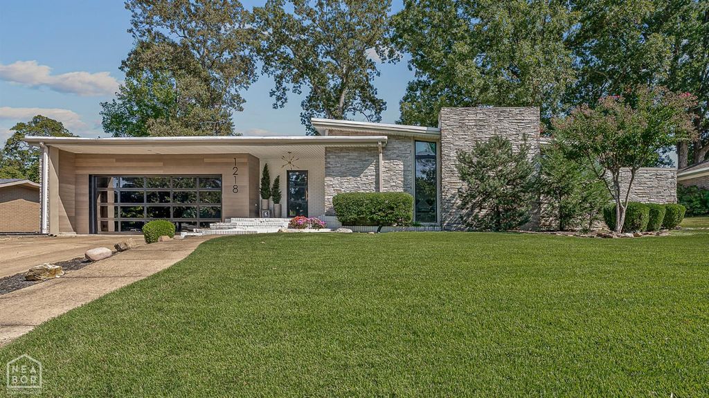 1218 E Country Club, Jonesboro, AR 72401