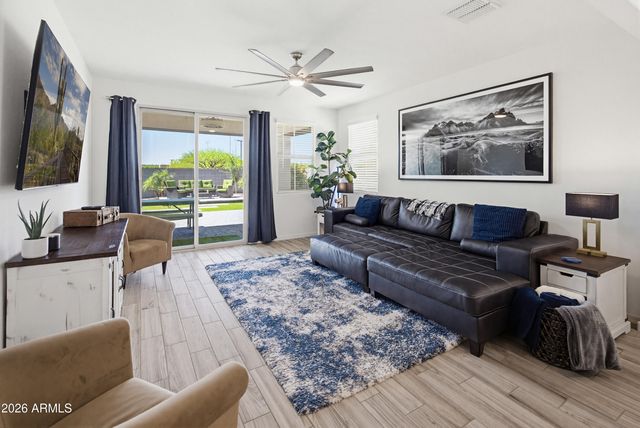 10857 W MARSHALL Avenue, Phoenix, AZ 85037