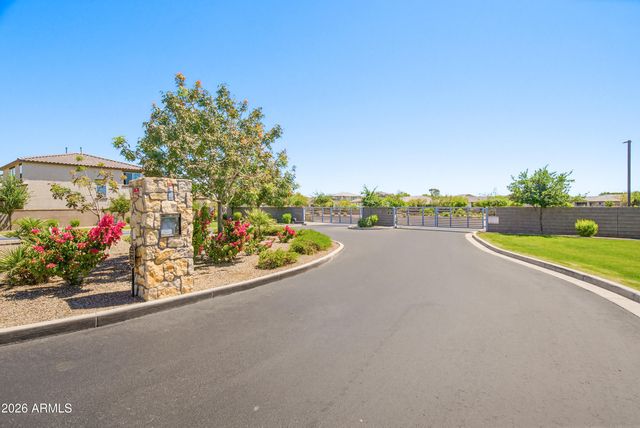 10857 W MARSHALL Avenue, Phoenix, AZ 85037