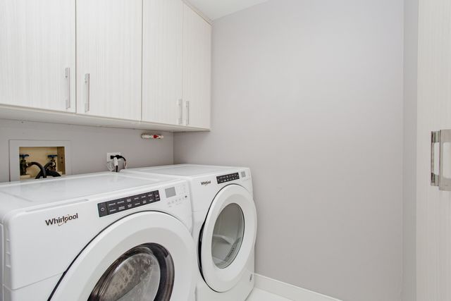 8540 W Foster Avenue 504, Norridge, IL 60706