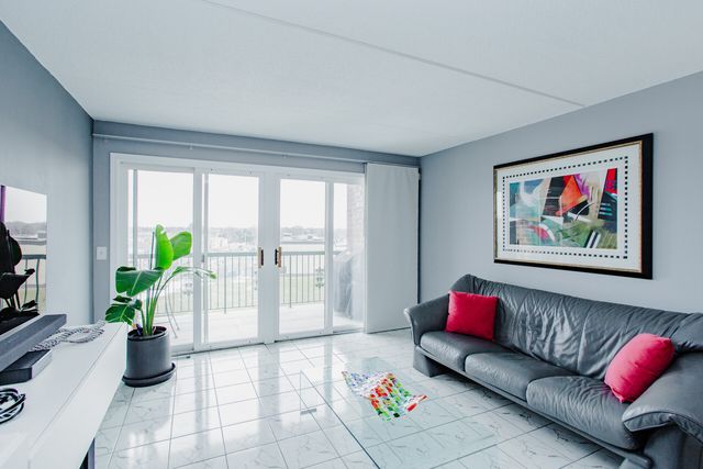 8540 W Foster Avenue 504, Norridge, IL 60706