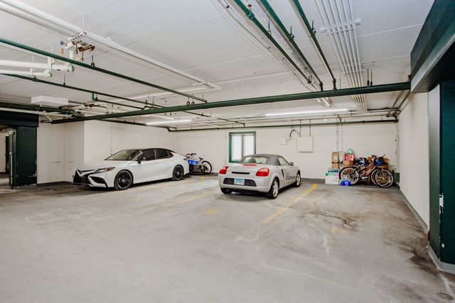 8540 W Foster Avenue 504, Norridge, IL 60706