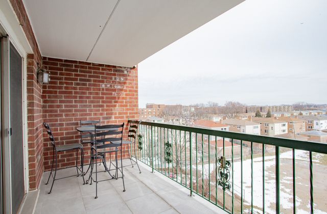 8540 W Foster Avenue 504, Norridge, IL 60706