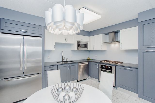 8540 W Foster Avenue 504, Norridge, IL 60706