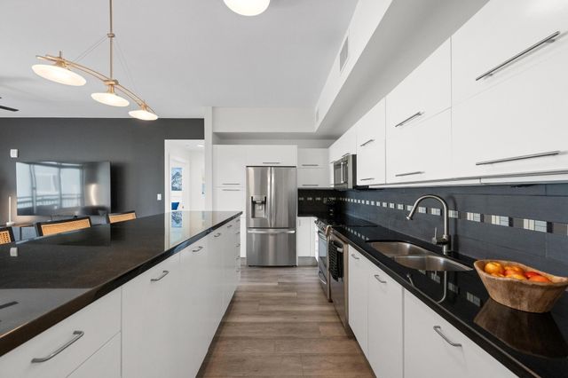 603 Davis ST 1002, Austin, TX 78701