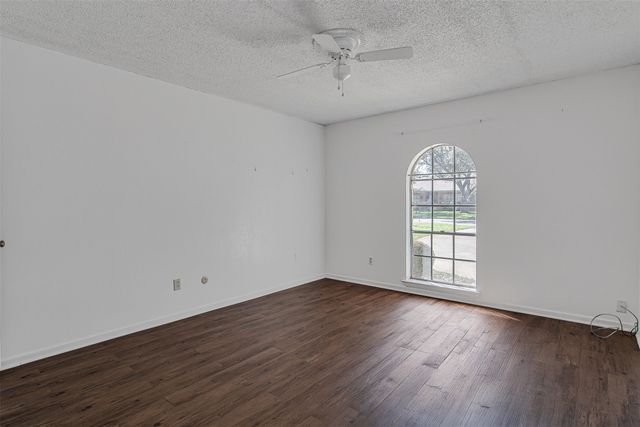 4266 Balboa Drive, Fort Worth, TX 76133