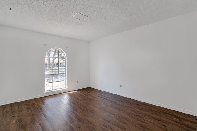 4266 Balboa Drive, Fort Worth, TX 76133