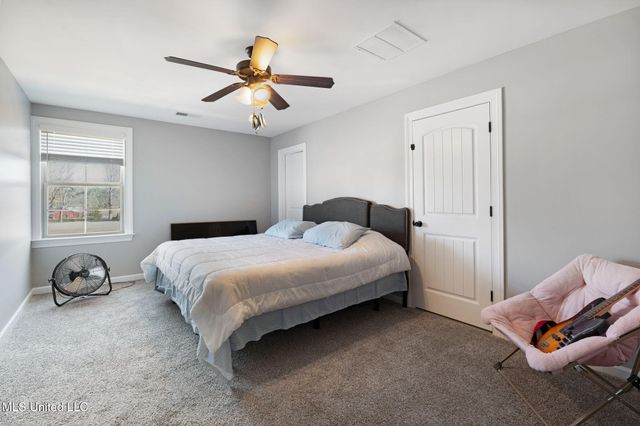 4883 W Oak Grove Road, Hernando, MS 38632