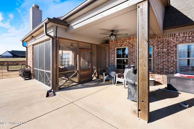 4883 W Oak Grove Road, Hernando, MS 38632