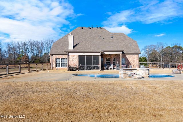 4883 W Oak Grove Road, Hernando, MS 38632