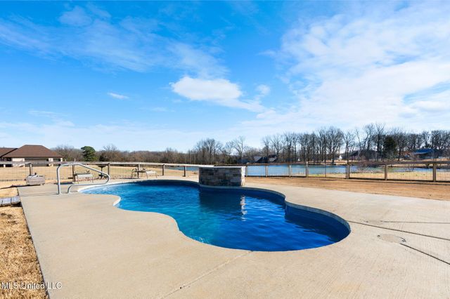 4883 W Oak Grove Road, Hernando, MS 38632