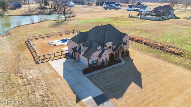 4883 W Oak Grove Road, Hernando, MS 38632