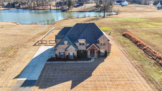4883 W Oak Grove Road, Hernando, MS 38632