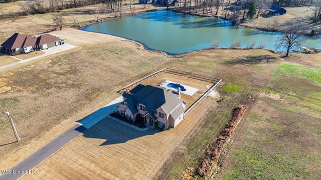 4883 W Oak Grove Road, Hernando, MS 38632