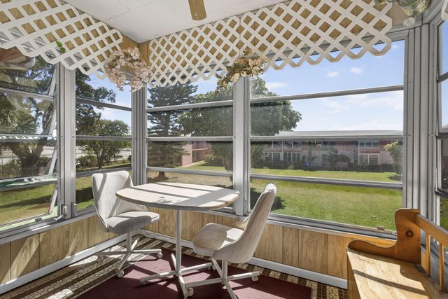 1 Golfs Edge F, West Palm Beach, FL 33417