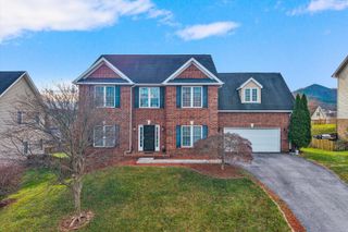 2158 River Oaks DR, Salem, VA 24153