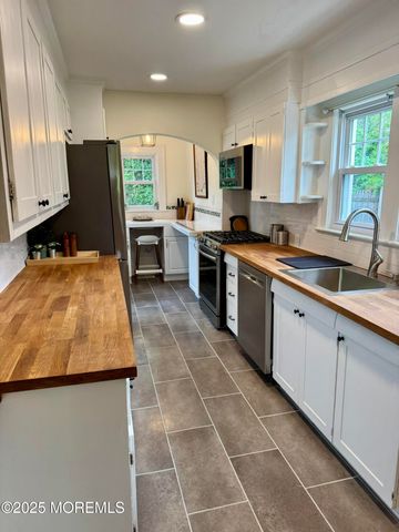 14 Wardell Place, Ocean Twp, NJ 07712