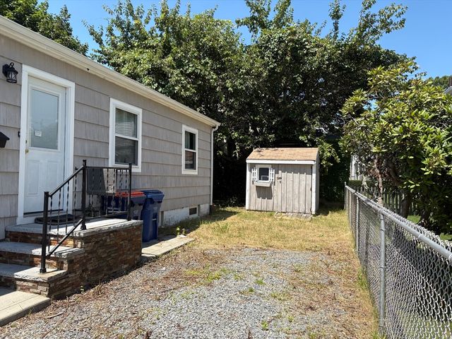 61 Taber St, New Bedford, MA 02740