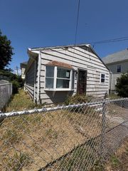 61 Taber St, New Bedford, MA 02740