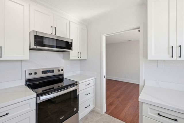 2022 Bob White Ln, Santa Cruz, CA 95065