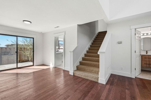 2022 Bob White Ln, Santa Cruz, CA 95065