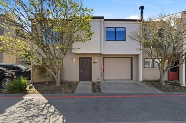 2022 Bob White Ln, Santa Cruz, CA 95065
