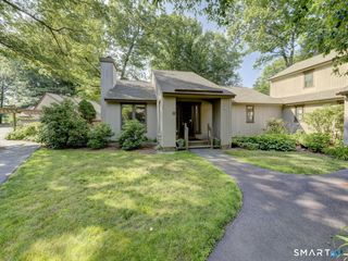 9 Byron Drive 9, Avon, CT 06001