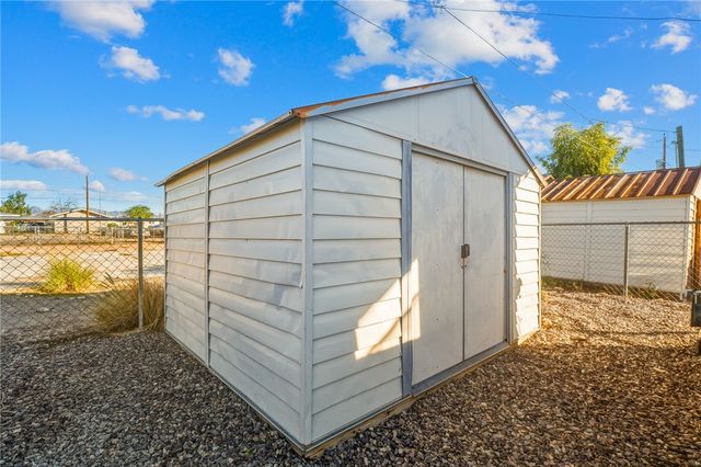 2038 Clearwater Drive, Bullhead City, AZ 86442