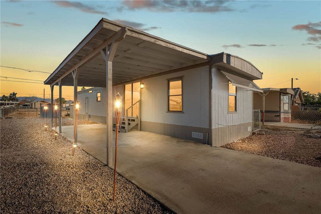 2038 Clearwater Drive, Bullhead City, AZ 86442