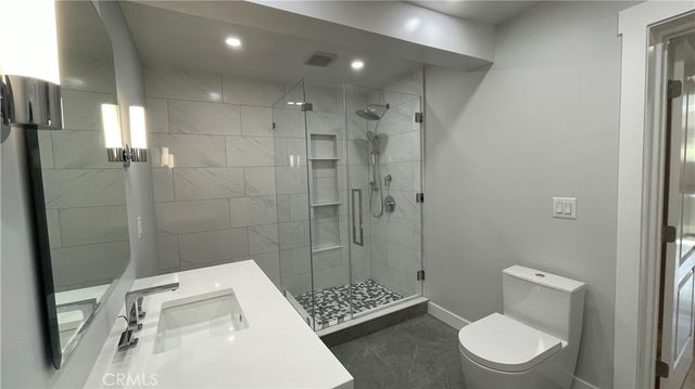 2183 Argyle Avenue, Los Angeles, CA 90068
