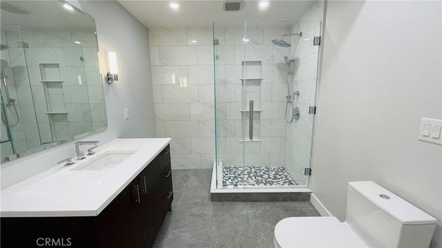 2183 Argyle Avenue, Los Angeles, CA 90068