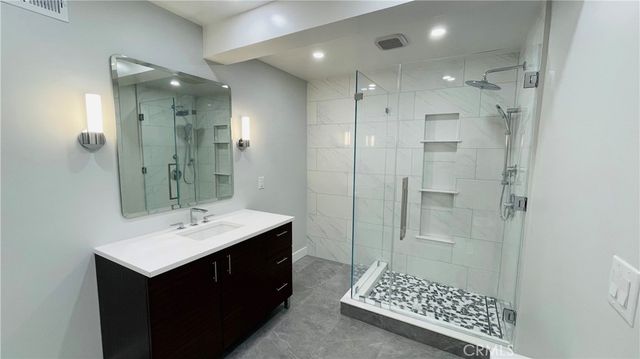 2183 Argyle Avenue, Los Angeles, CA 90068