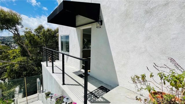 2183 Argyle Avenue, Los Angeles, CA 90068
