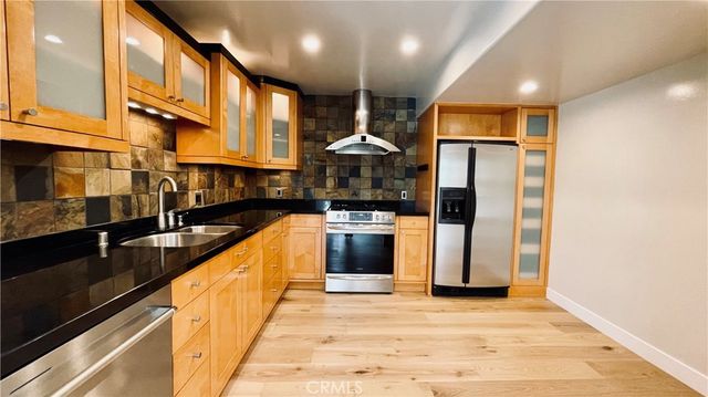 2183 Argyle Avenue, Los Angeles, CA 90068