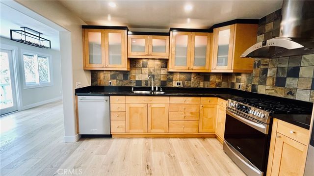 2183 Argyle Avenue, Los Angeles, CA 90068