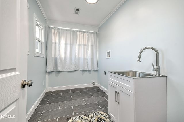 16106 Lee Highway, Bristol, VA 24202