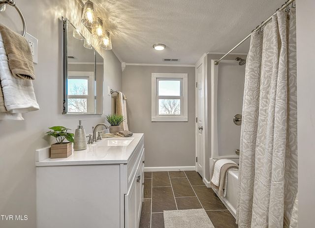 16106 Lee Highway, Bristol, VA 24202