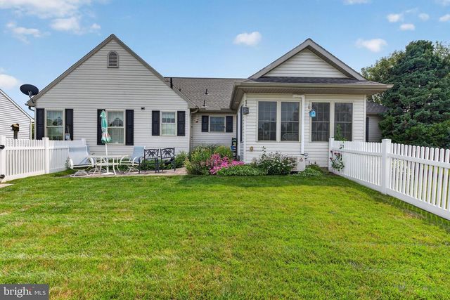 1417 EARL AVE, East Earl, PA 17519