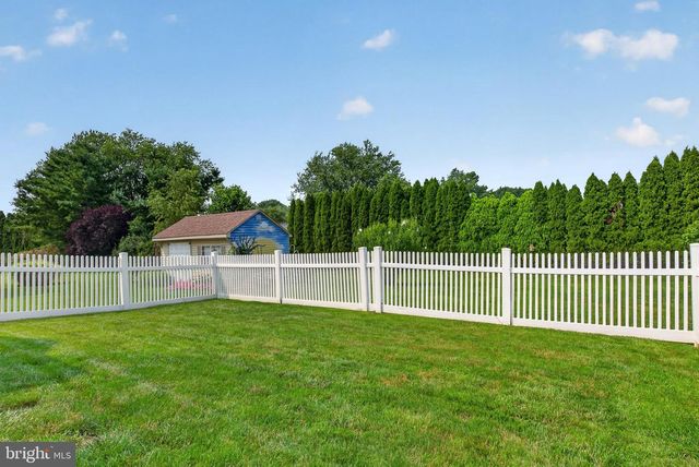 1417 EARL AVE, East Earl, PA 17519