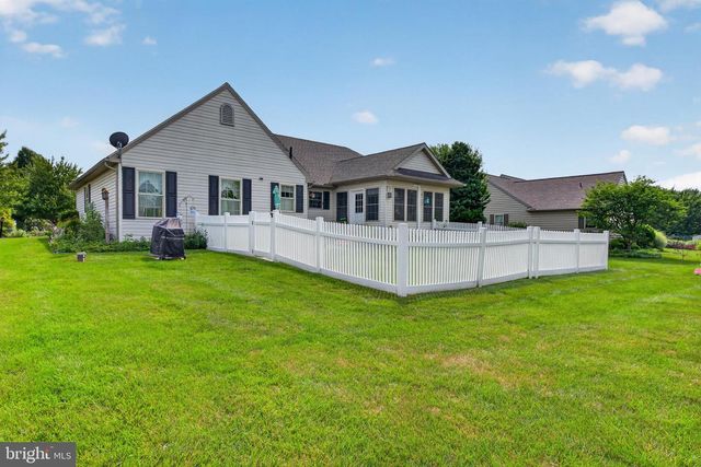 1417 EARL AVE, East Earl, PA 17519