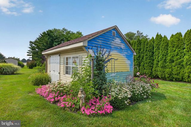 1417 EARL AVE, East Earl, PA 17519