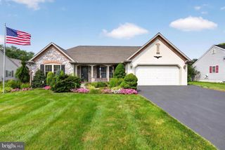 1417 EARL AVE, East Earl, PA 17519