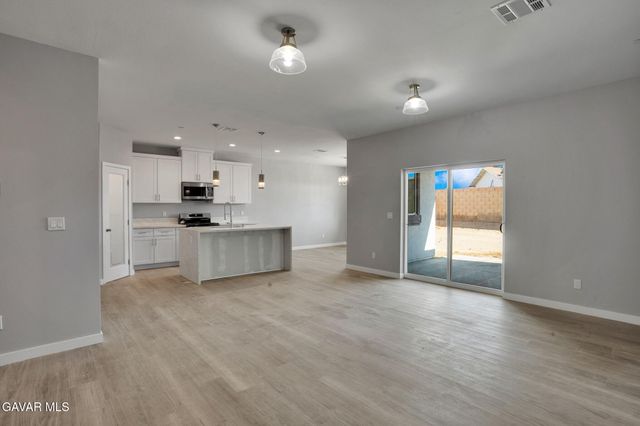 45060 Andale Avenue, Lancaster, CA 93535