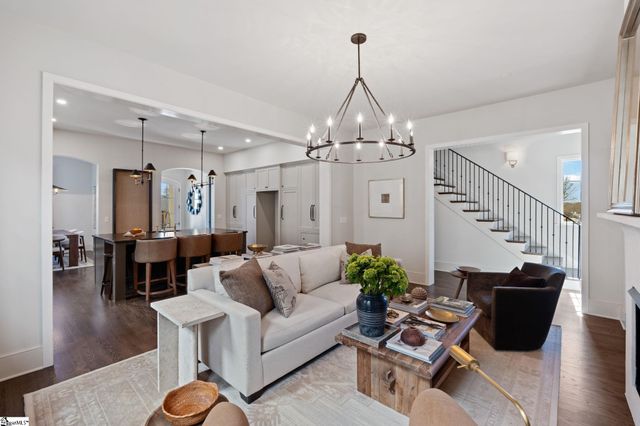 31 N Textile Avenue, Greenville, SC 29611