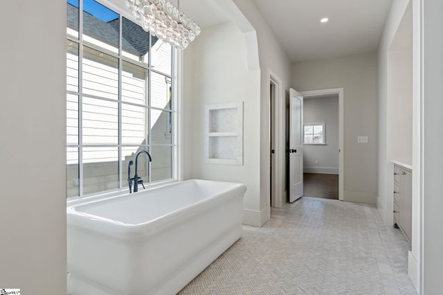 31 N Textile Avenue, Greenville, SC 29611