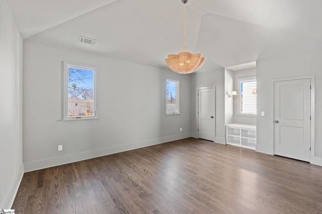 31 N Textile Avenue, Greenville, SC 29611