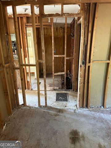 1099 Warren Drive, Riverdale, GA 30296