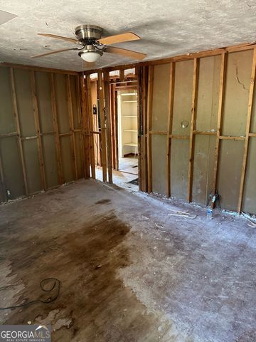 1099 Warren Drive, Riverdale, GA 30296