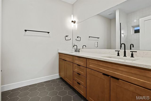 4427 Vista Avenue, St Louis, MO 63110